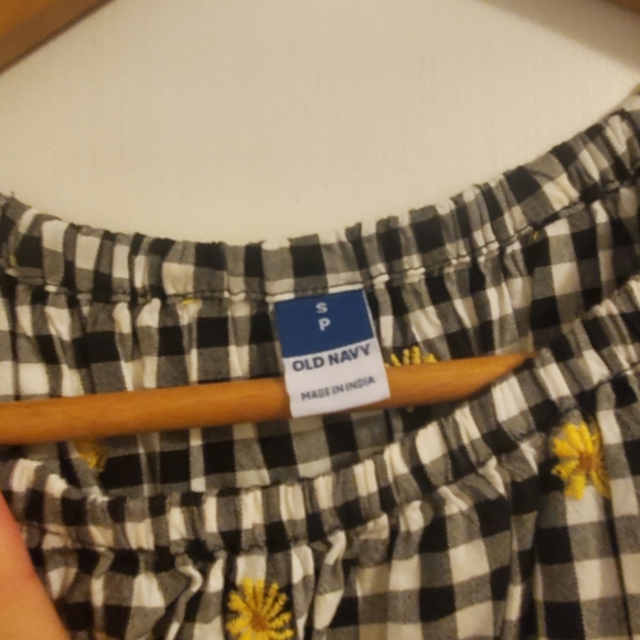 Adorable black checkered blouse NWT - Picture 3 of 3